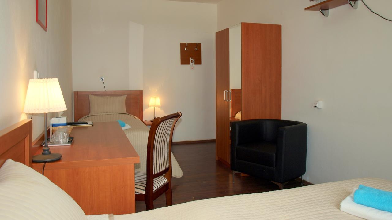 Pension Village Karlsbad Eksteriør billede