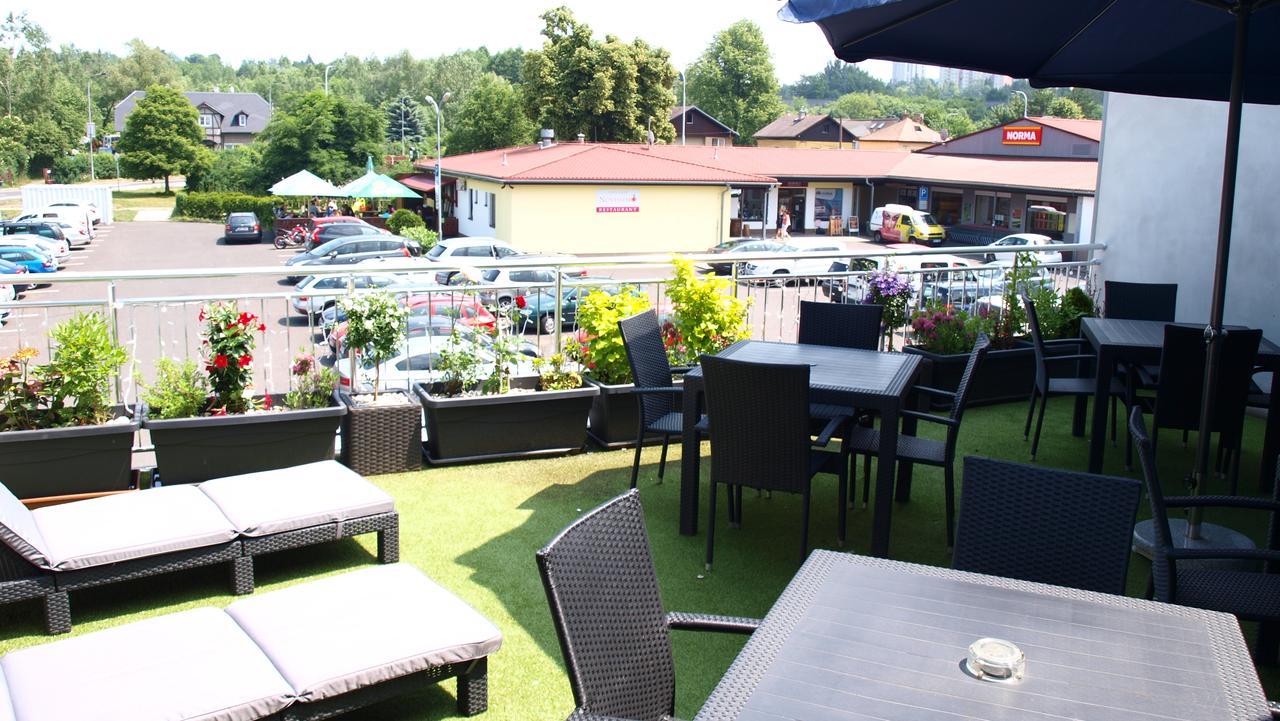 Pension Village Karlsbad Eksteriør billede