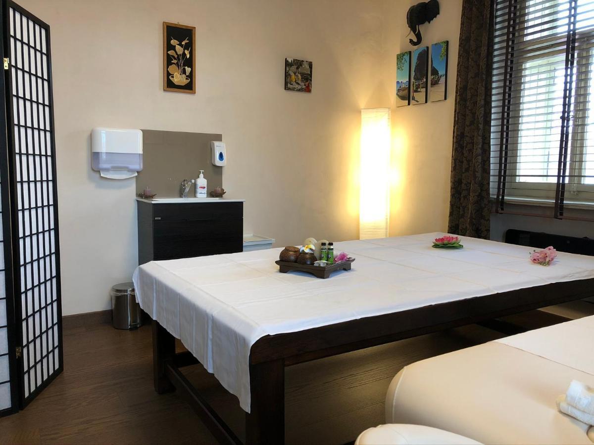 Pension Village Karlsbad Eksteriør billede